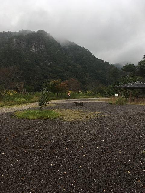 朝霧湖園地の東屋