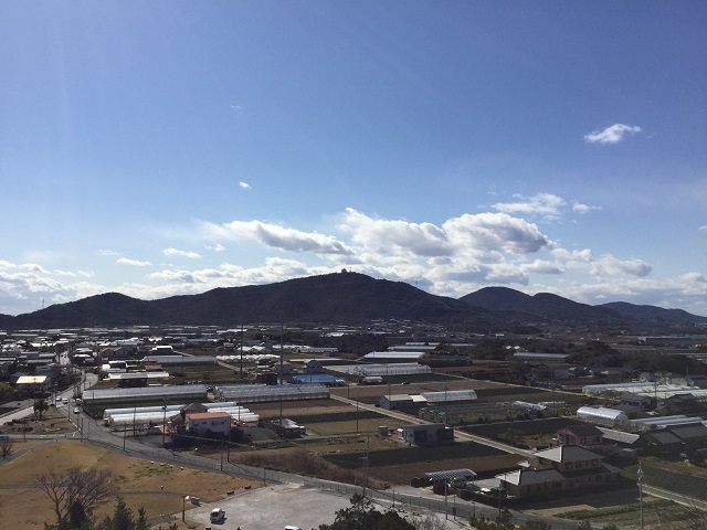 広がる青空と町並み