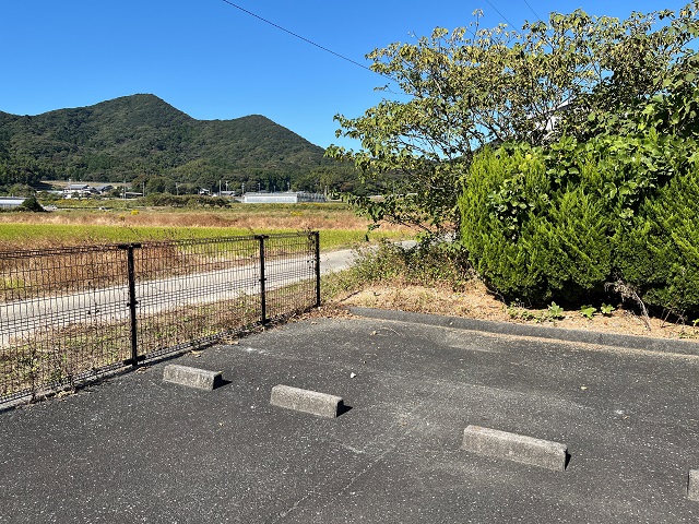 駐車場から見える山